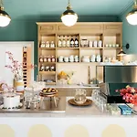 Alma - A Lakeside Boutique