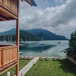 Alma - A Lakeside Boutique 3*