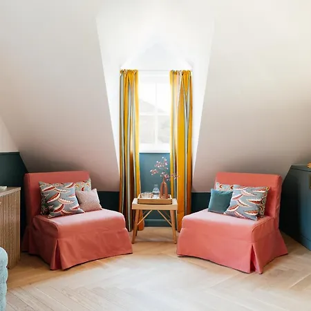 Alma - A Lakeside Boutique 3*