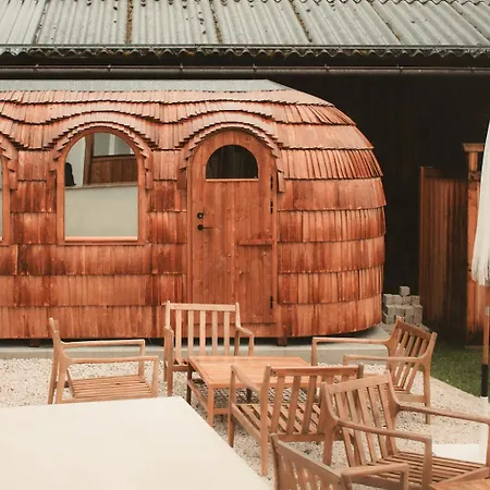 호텔 Alma - A Lakeside Boutique 성길벤