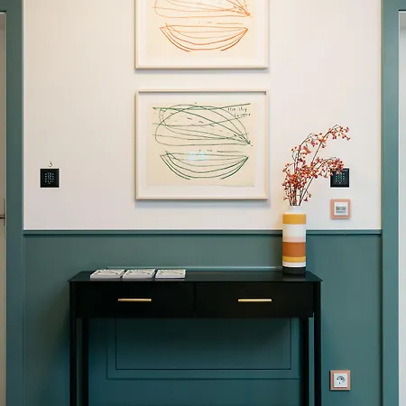 Alma - A Lakeside Boutique 3*