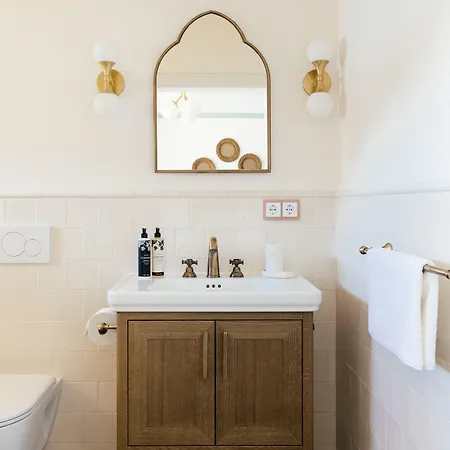 Alma - A Lakeside Boutique מלון 3*