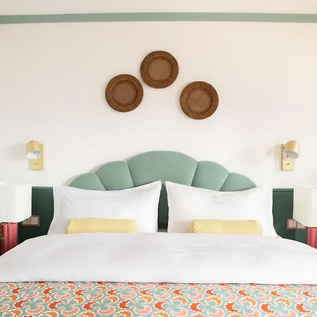 Alma - A Lakeside Boutique 성길벤