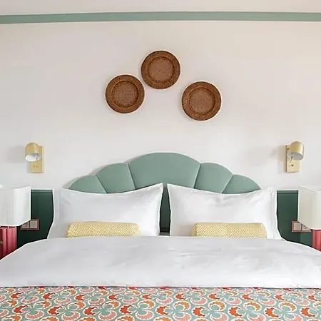 Alma - A Lakeside Boutique 3*