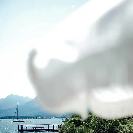Alma - A Lakeside Boutique 3*