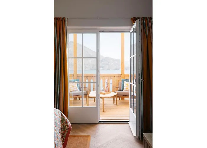 Alma - A Lakeside Boutique 3*