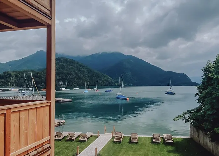 Alma - A Lakeside Boutique 3*